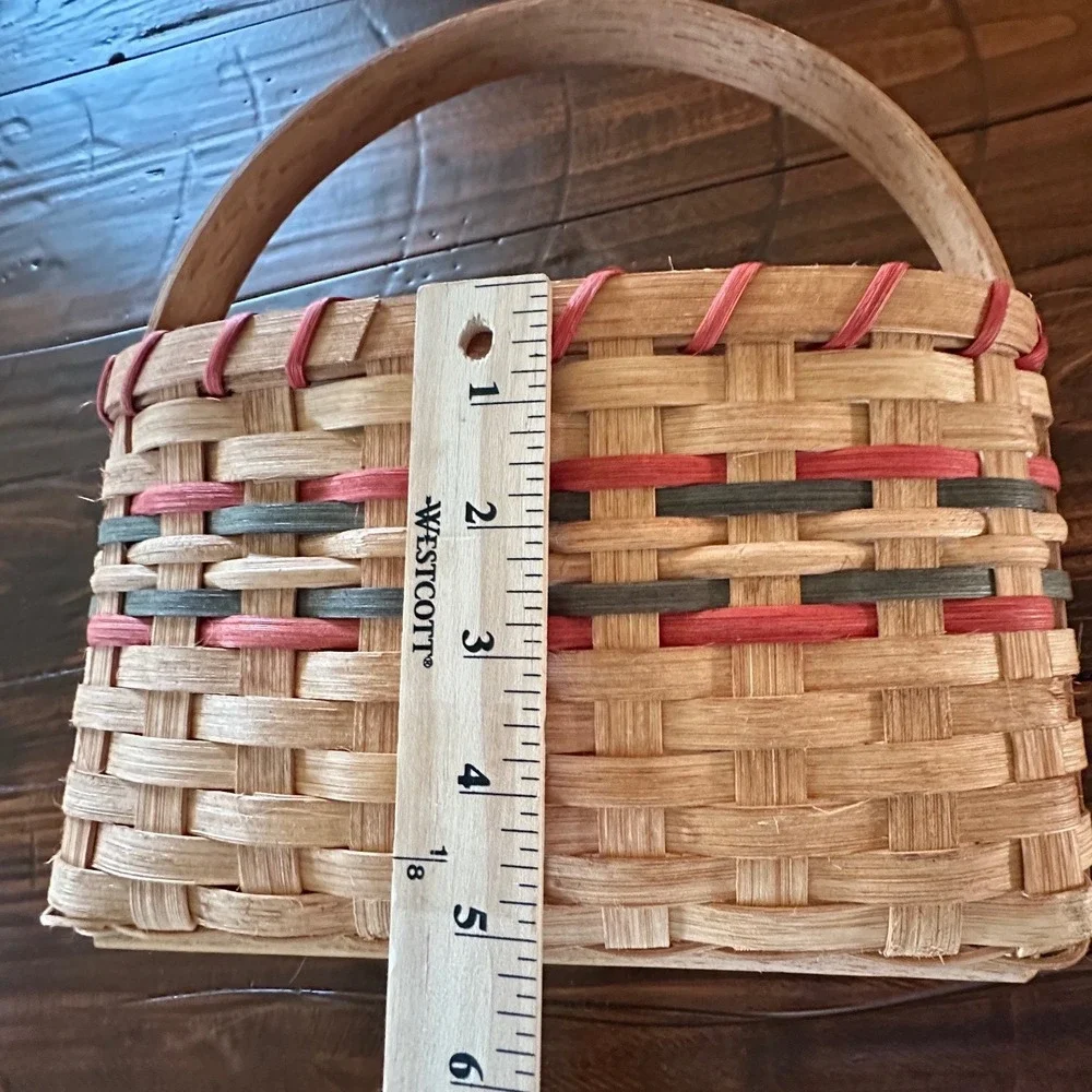 Handmade Woven Splint Christmas Basket Wood Base Red Green Holiday Decor